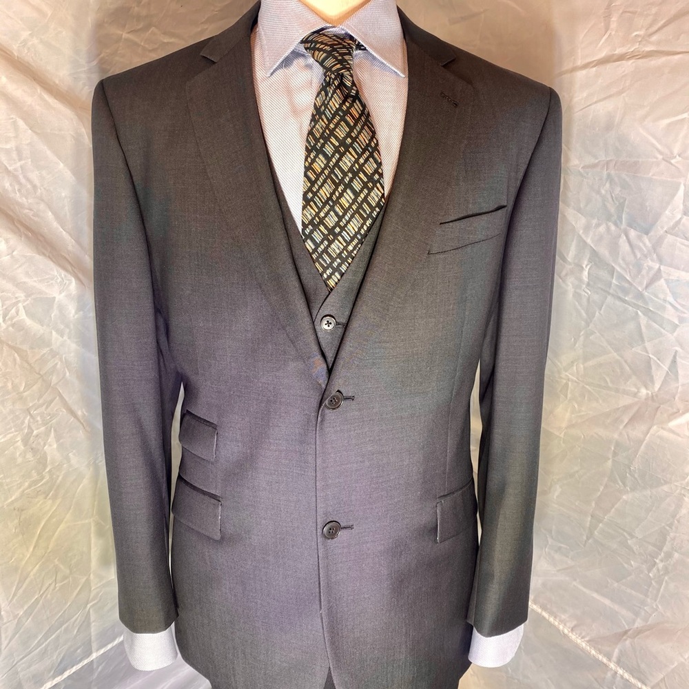 Nearly New, COOGI Luxury Wool 3-Piece Suit